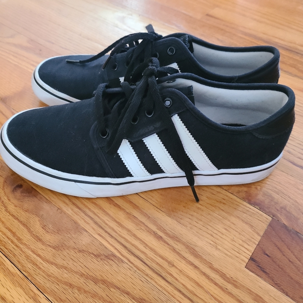 Adidas Sneakers